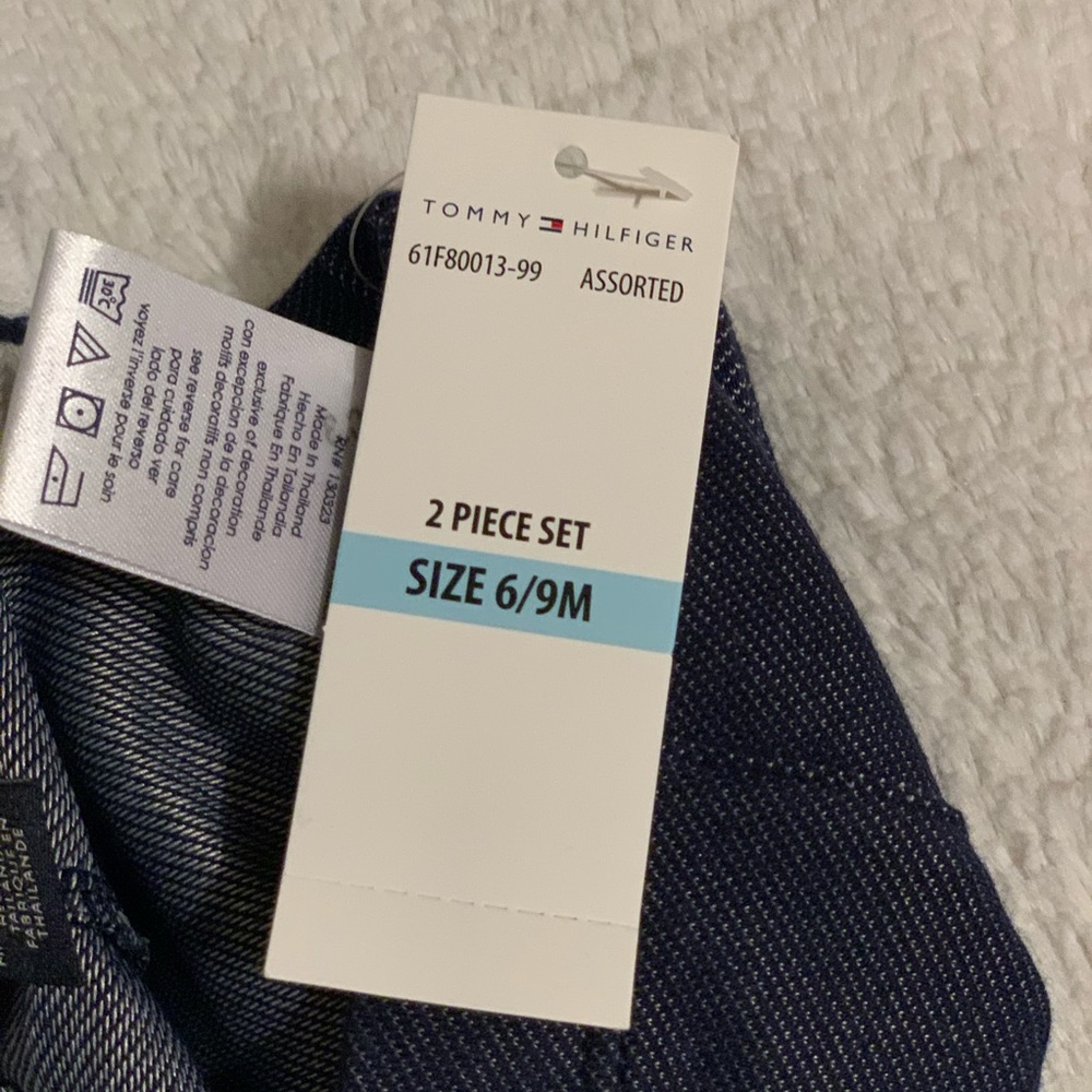 Girls Tommy Hilfiger 2 Piece Outfit - Picture 14 of 16
